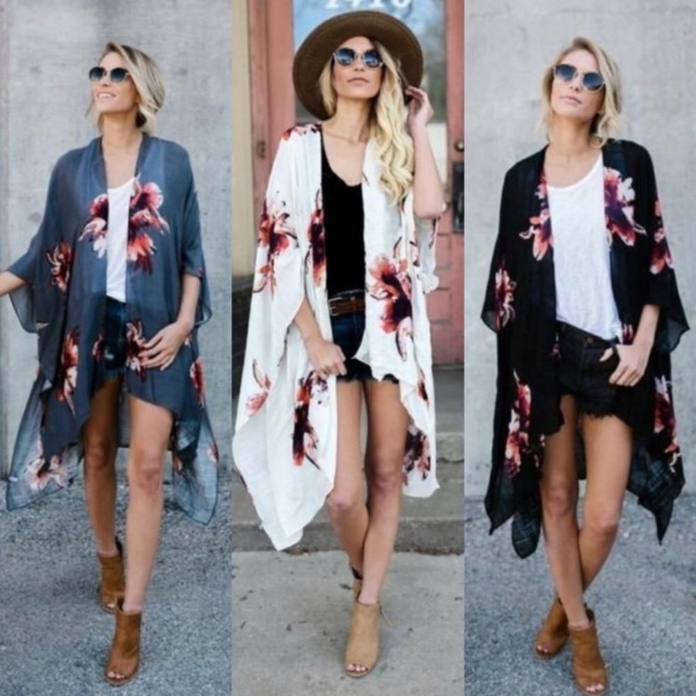 PRICE DROP🤗🤗Striking Floral Kimonos NWT - Picture 2 of 3